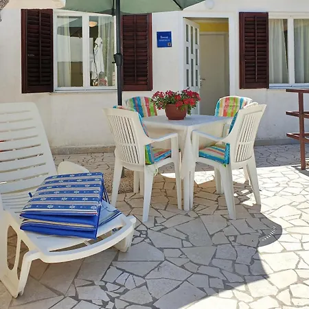 Apartment Devcic